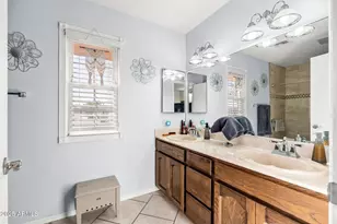 11138 W Hatcher Rd, Sun City, AZ 85351 - Photo 25