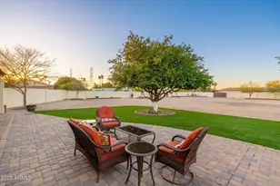 11138 W Hatcher Rd, Sun City, AZ 85351 - Photo 39