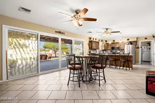 11138 W Hatcher Rd, Sun City, AZ 85351 - Photo 17