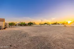 11138 W Hatcher Rd, Sun City, AZ 85351 - Photo 49