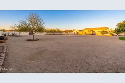 11138 W Hatcher Road, Sun City, AZ 85351 - Photo 43