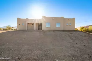 40408 N 2nd Dr, Phoenix, AZ 85086 - Photo 1