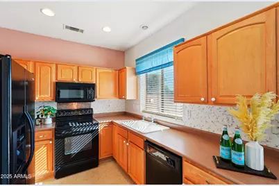 19241 N Emerald Cove Way, Surprise, AZ 85387 - Photo 11