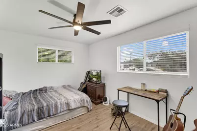 2434 N 37th Way, Phoenix, AZ 85008 - Photo 11