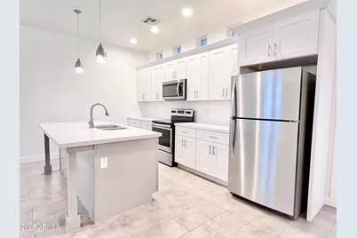 3000 N 37th Street #6, Phoenix, AZ 85018 - Photo 1
