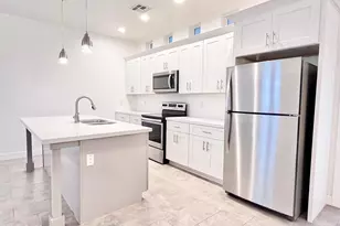 3000 N 37th St, Phoenix, AZ 85018 - Photo 1