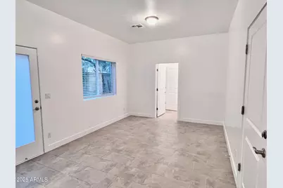 3000 N 37th Street #6, Phoenix, AZ 85018 - Photo 5