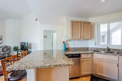 10401 N 52nd Street #205, Paradise Valley, AZ 85253 - Photo 7