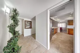 10416 W Prairie Hills Cir, Sun City, AZ 85351 - Photo 5