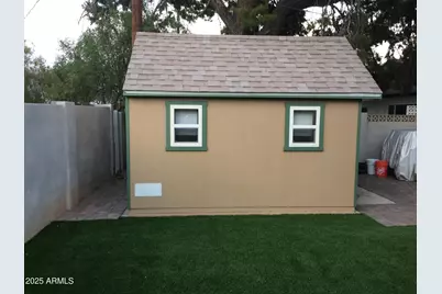 8742 E Berridge Lane, Scottsdale, AZ 85250 - Photo 3