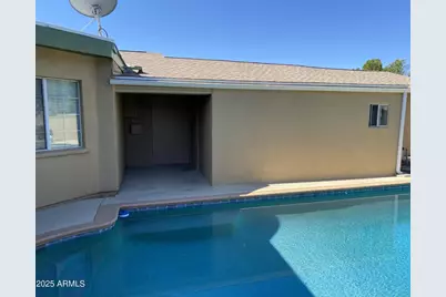 8742 E Berridge Lane, Scottsdale, AZ 85250 - Photo 9