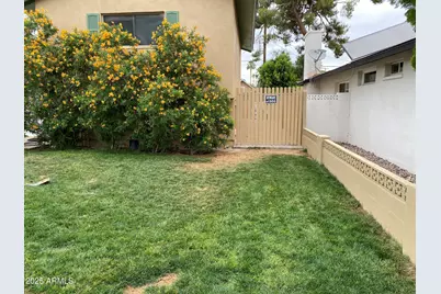 8742 E Berridge Lane, Scottsdale, AZ 85250 - Photo 5