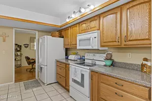 10509 W Roundelay Cir, Sun City, AZ 85351 - Photo 7