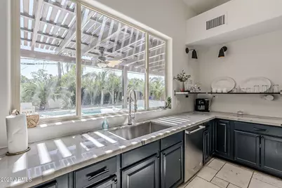 225 W Orchid Lane, Phoenix, AZ 85021 - Photo 15