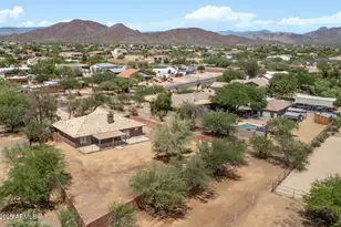 501 E Desert Hills Estate Dr, Phoenix, AZ 85086 - Photo 1