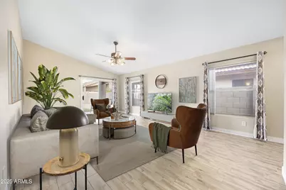 16154 W Cottonwood Street, Surprise, AZ 85374 - Photo 9