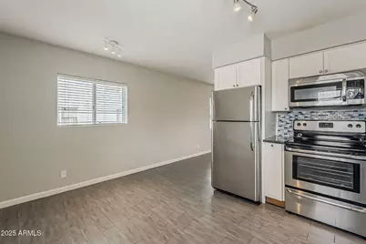 531 E Roanoke Avenue #D, Phoenix, AZ 85004 - Photo 11