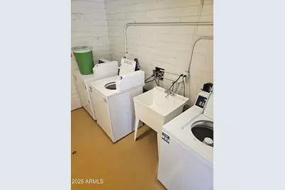 302 W Medlock Drive #6, Phoenix, AZ 85013 - Photo 9