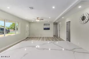 2215 N 21st St, Phoenix, AZ 85006 - Photo 13