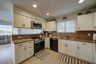 517 S Marina Dr, Gilbert, AZ 85233 - Photo 31