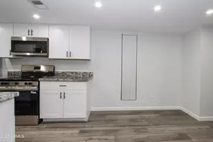 3119 W Cochise Dr, Phoenix, AZ 85051 - Photo 11