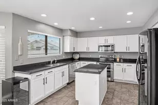 2027 E Parkside Ln, Phoenix, AZ 85024 - Photo 7