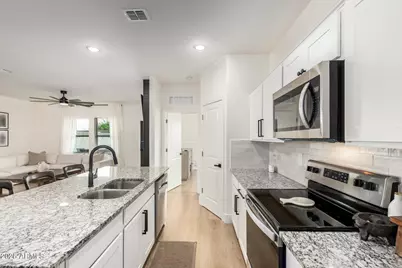 9519 W Agora Lane, Tolleson, AZ 85353 - Photo 11