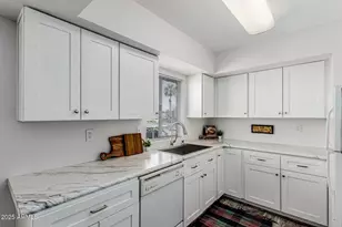 4554 E Paradise Village Pkwy N, Phoenix, AZ 85032 - Photo 9