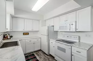 4554 E Paradise Village Pkwy N, Phoenix, AZ 85032 - Photo 9