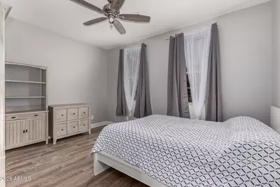 8987 W Seldon Lane, Peoria, AZ 85345 - Photo 23