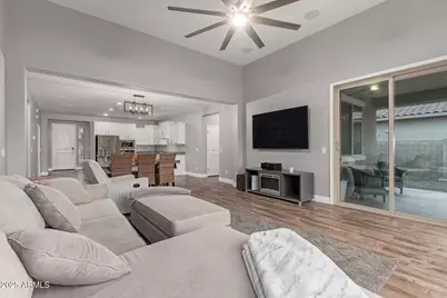 8987 W Seldon Lane, Peoria, AZ 85345 - Photo 3