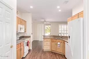 15764 W Silver Breeze Dr, Surprise, AZ 85374 - Photo 15