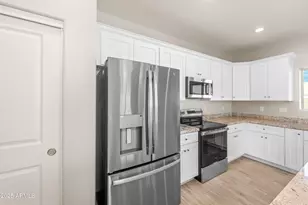 10582 W Buena Vista Dr, Arizona City, AZ 85123 - Photo 7