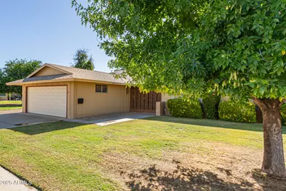 10607 W El Capitan Circle, Sun City, AZ 85351 - Photo 3