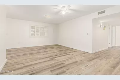 10607 W El Capitan Circle, Sun City, AZ 85351 - Photo 9