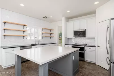 15659 W Meadowbrook Avenue, Goodyear, AZ 85395 - Photo 17