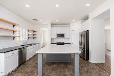 15659 W Meadowbrook Avenue, Goodyear, AZ 85395 - Photo 13