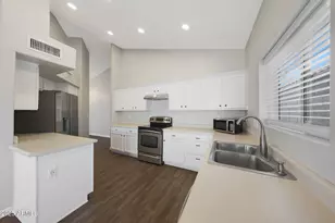 4338 E South Fork Dr, Phoenix, AZ 85044 - Photo 9