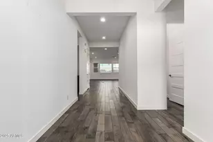 1136 E La Mirada Dr, Phoenix, AZ 85042 - Photo 9