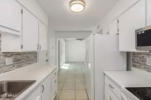 17217 N Del Webb Blvd, Sun City, AZ 85373 - Photo 5