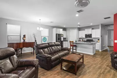 10762 W Bronco Trail, Peoria, AZ 85383 - Photo 13