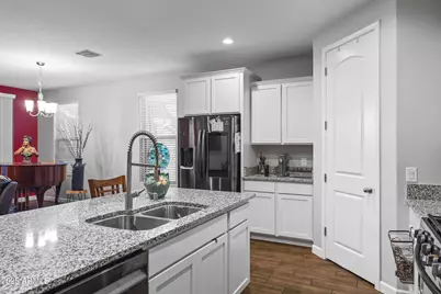 10762 W Bronco Trail, Peoria, AZ 85383 - Photo 17