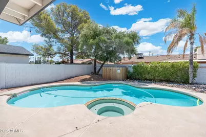 5101 E Winchcomb Drive, Scottsdale, AZ 85254 - Photo 31