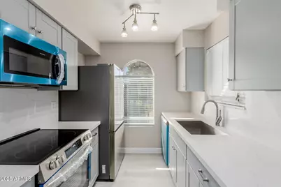 10610 S 48th Street #2013, Phoenix, AZ 85044 - Photo 1