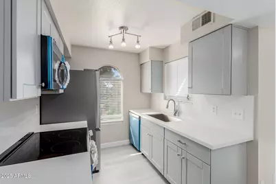 10610 S 48th Street #2013, Phoenix, AZ 85044 - Photo 3