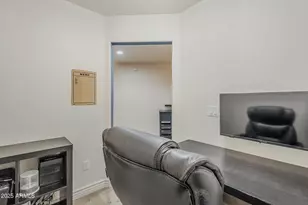 5350 E Deer Valley Dr, Phoenix, AZ 85054 - Photo 17