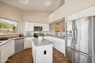 510 S Lagoon Dr, Gilbert, AZ 85233 - Photo 13
