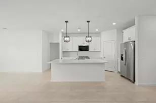 15826 W Gray Fox Trl, Surprise, AZ 85387 - Photo 11