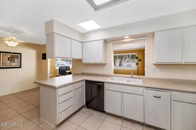 10303 W Prairie Hills Circle, Sun City, AZ 85351 - Photo 13