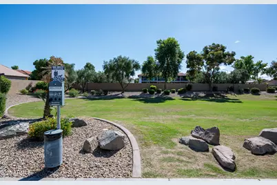 239 W Angela Drive, Phoenix, AZ 85023 - Photo 15